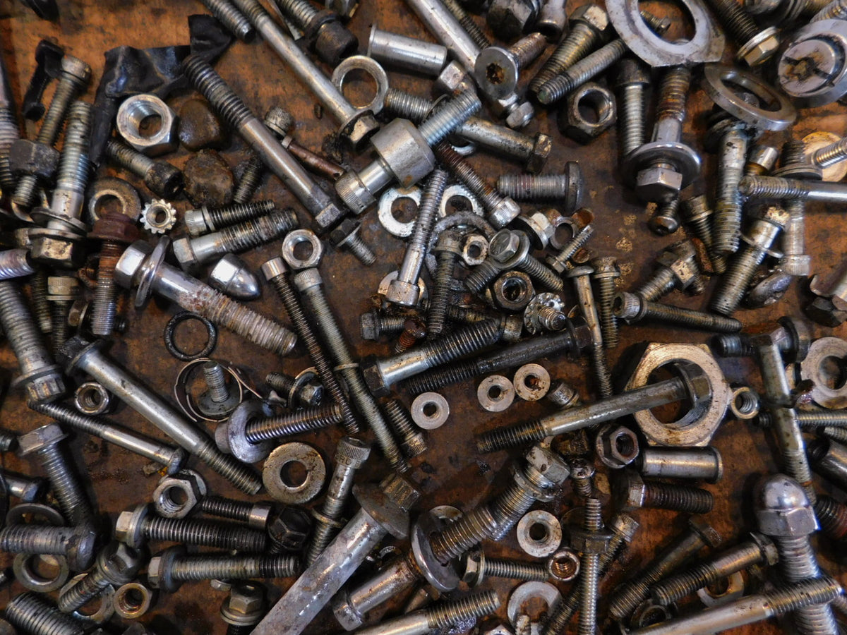 01 Harley Davidson Dyna Wide Glide FXDWG Engine Nut Bolt Brackets Parts Box Lot