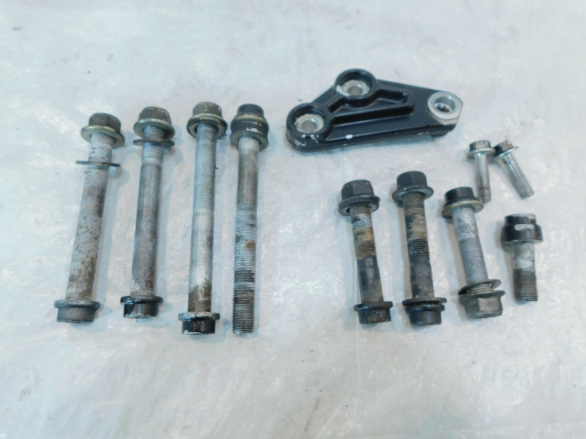 Triumph Daytona 955 955i & Speed Triple 1050 Cylinder Head Engine Motor Mount