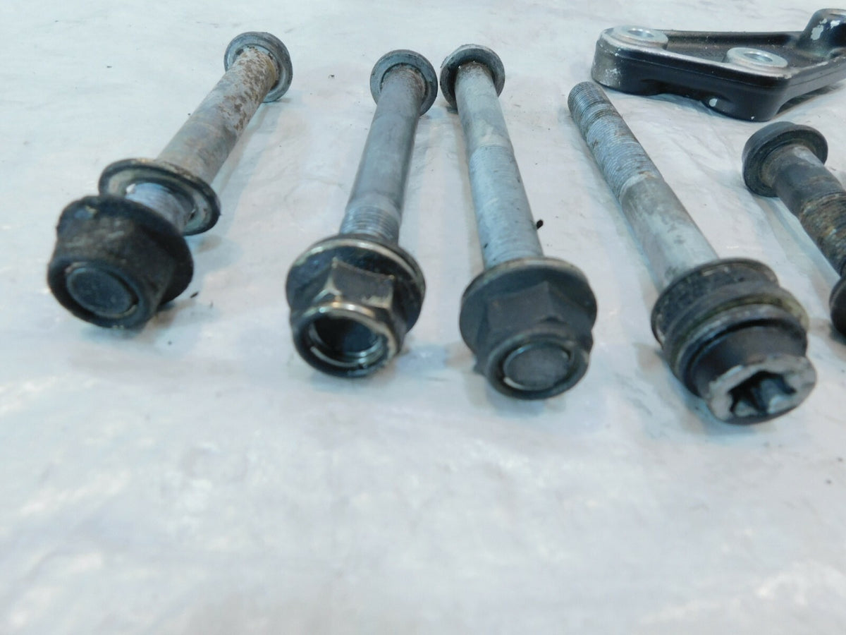 Triumph Daytona 955 955i & Speed Triple 1050 Cylinder Head Engine Motor Mount