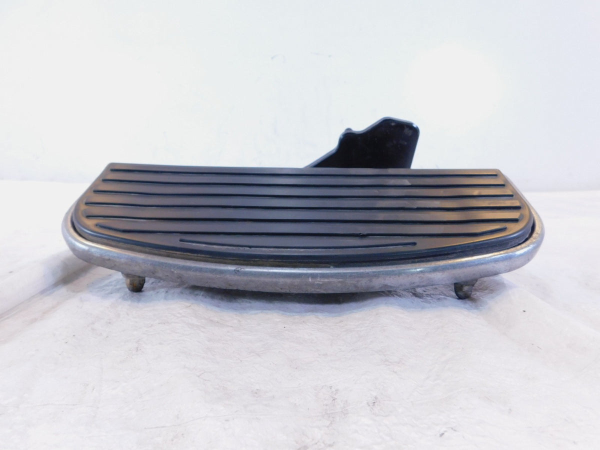 96-04 Kawasaki Vulcan 1500 Right Footrest Footboard Floorboard w/ Mount Bracket