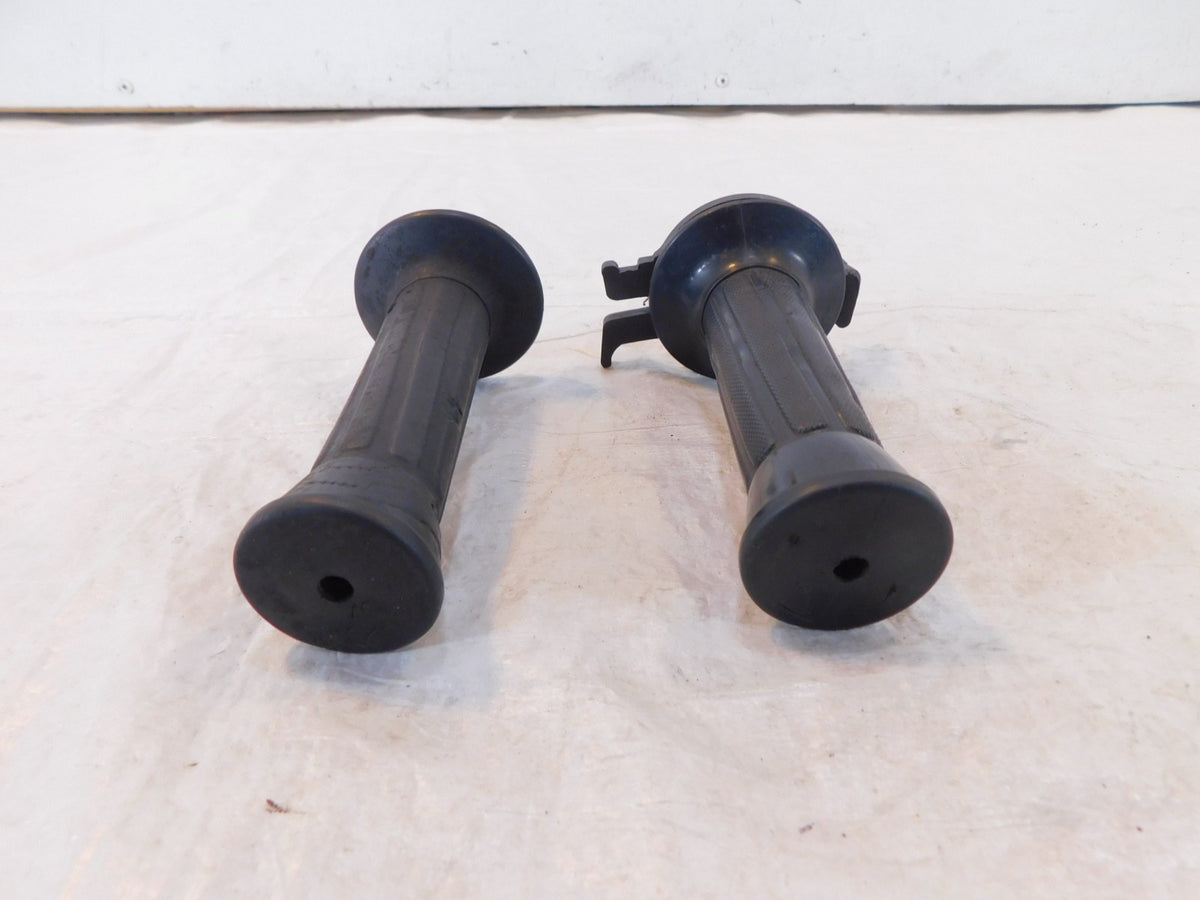 Pair 1982-1983 Yamaha XJ750 Maxim 750 Front Left/Right Handlebar Handle Grips - C3 Cycle