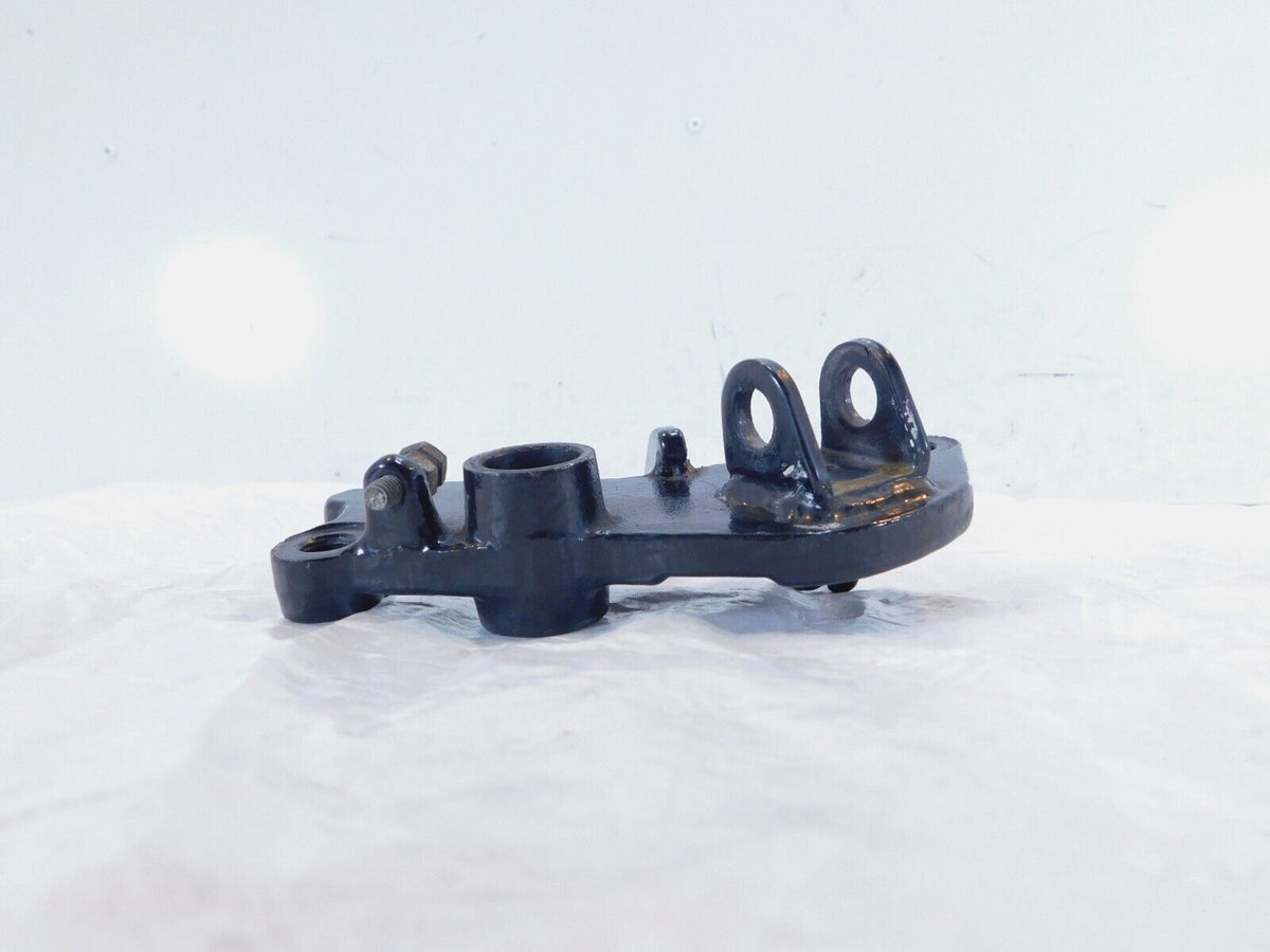 86-06 Kawasaki VN750 Vulcan 750 Right Front Footrest Foot Peg Mount Bracket Stay - C3 Cycle