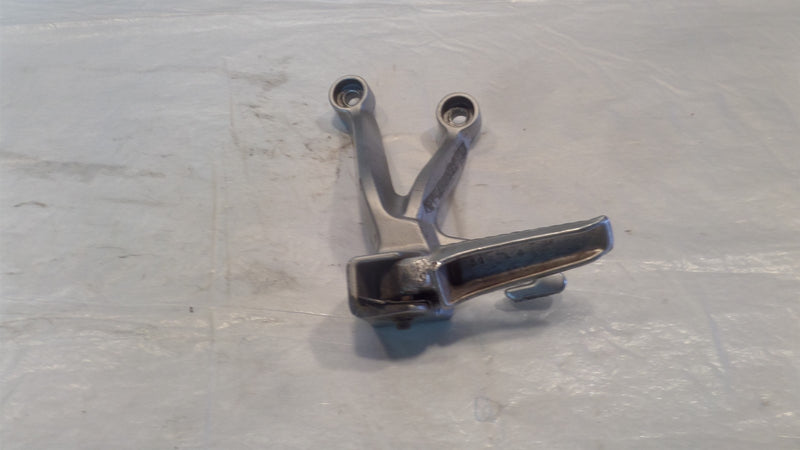 2003 2004 Suzuki GSXR1000 GSXR 1000 Left Rear Passenger Footpeg Footrest Bracket