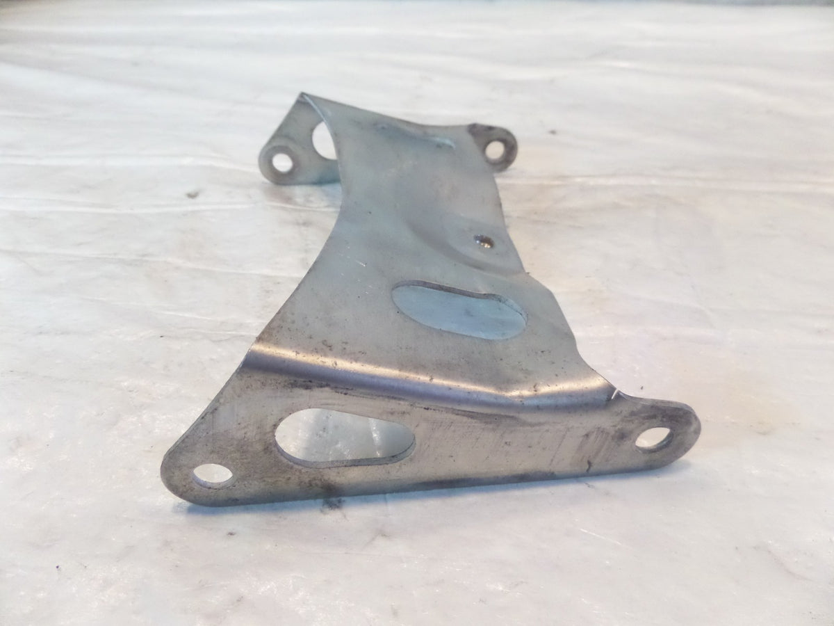 Suzuki GSX-R600 GSX-R750 GSX-R1000 Rear Back Seat Rail Connector Bracket