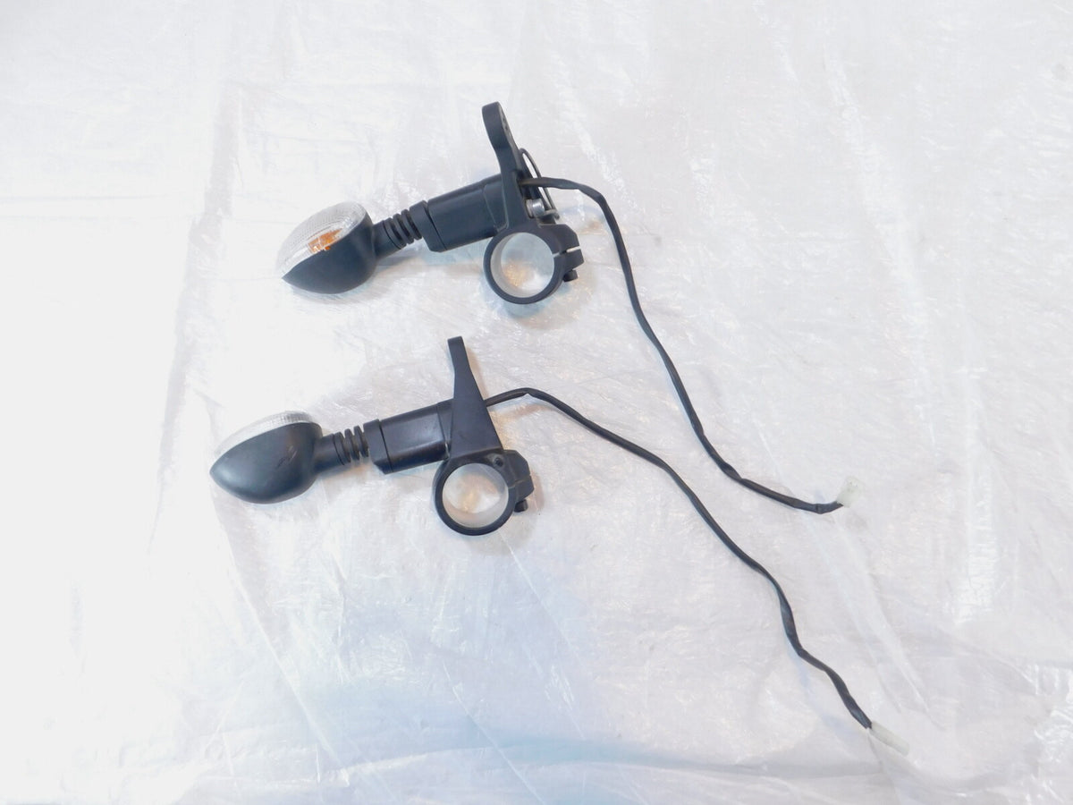 Pair Moto Guzzi Special 750 V7 III & V9 850 Front Turn Signal Indicator Lights - C3 Cycle