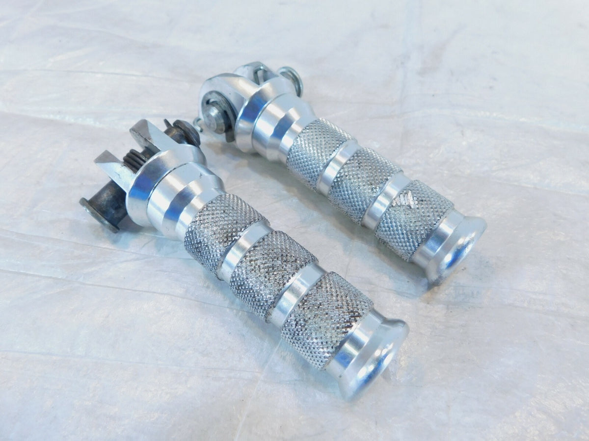 2001 01 Kawasaki Ninja ZX-6 ZX600E Silver Front Left & Right Footrests Footpegs - C3 Cycle
