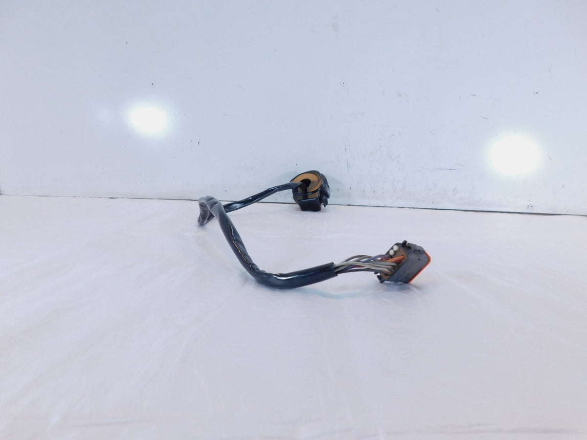 Harley Electra Glide Right Handlebar Engine Stop Start Kill Switches w/ Radio - C3 Cycle