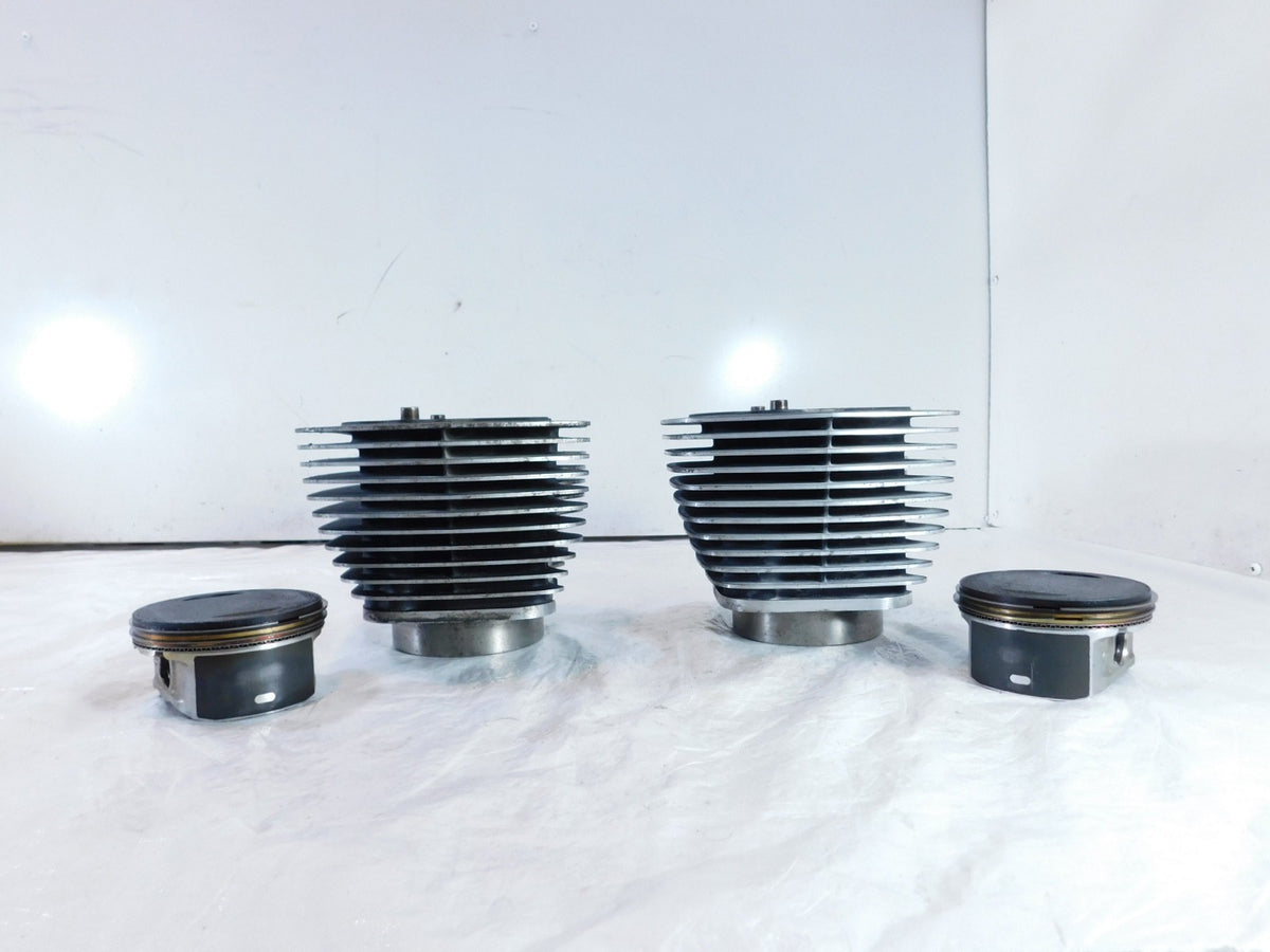 Harley Davidson Twin Cam Touring Dyna & Softail Engine Pistons & Black Cylinders