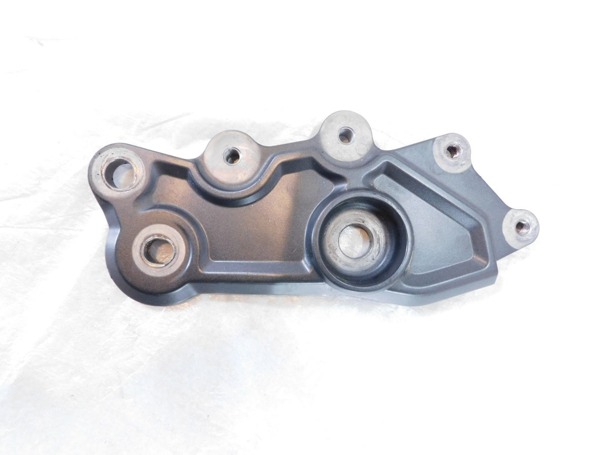 2022-2024 Yamaha YZFR7 YZF-R7 R7 Right Lower Subframe Engine Mount Bracket Plate - C3 Cycle