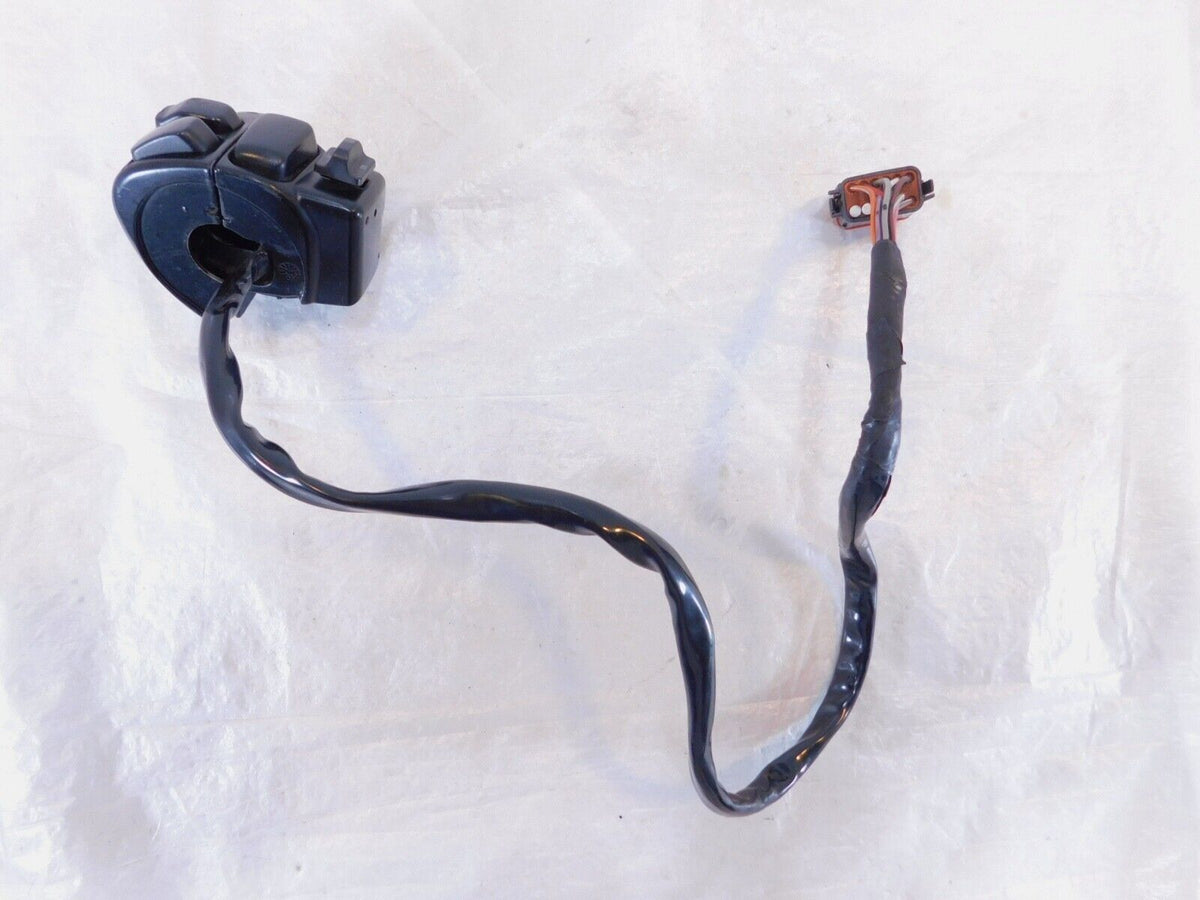 Harley Electra Glide Right Handlebar Engine Stop Start Kill Switches w/ Radio