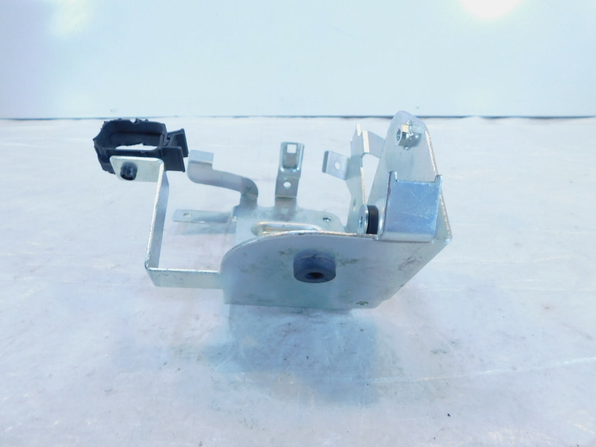 Piaggio Liberty 125 150 IGET ABS Brake Pump Support Box Holder Tray Bracket I.P - C3 Cycle