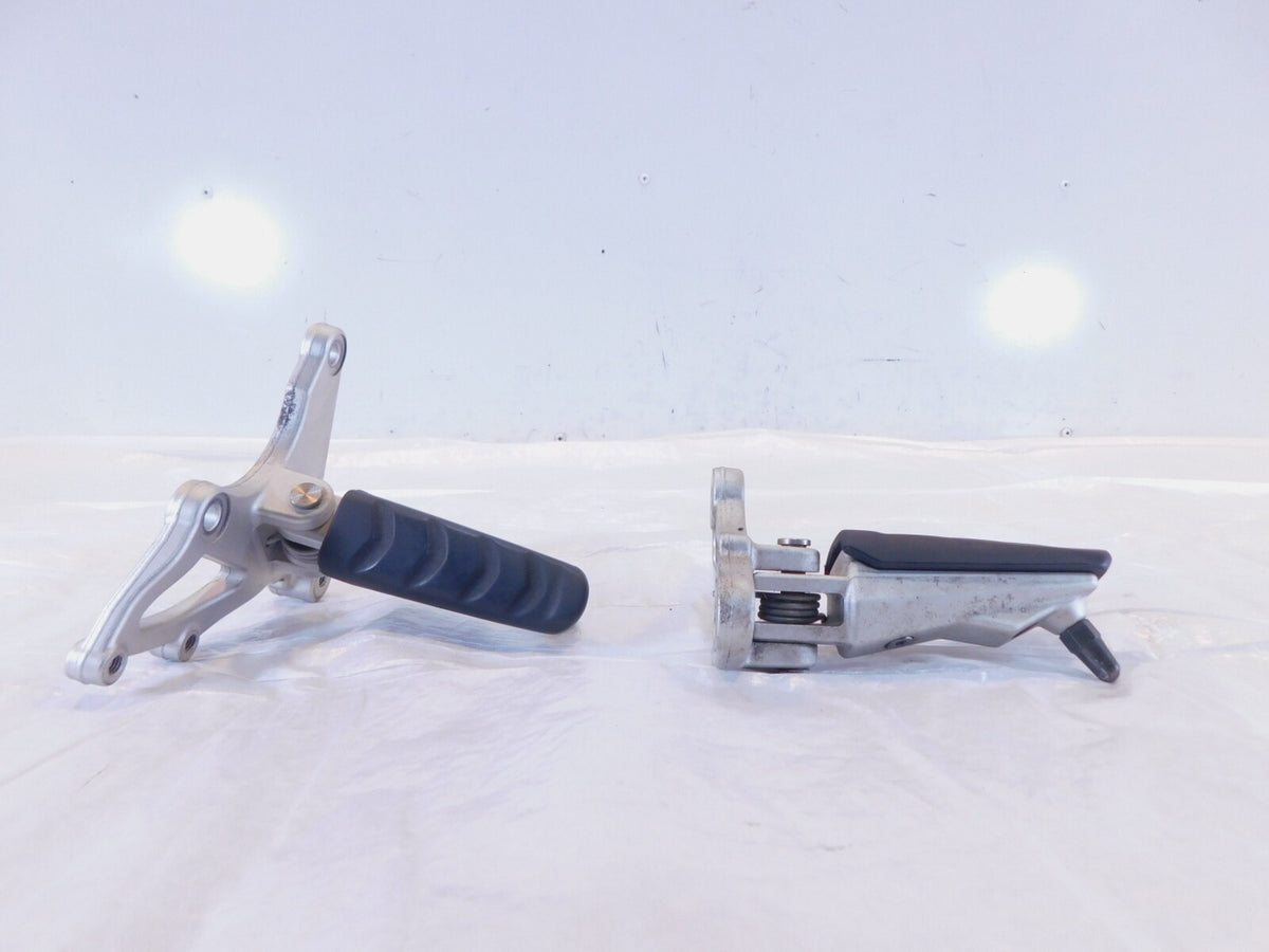 BMW R1200R R1200ST Front Right/Left Footrest Foot Pegs & Bracket Mount Plate - C3 Cycle