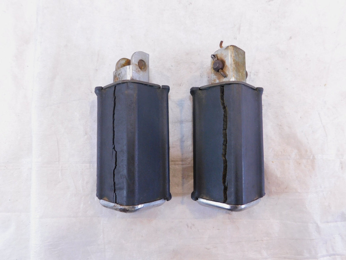 1981-1983 Yamaha XV750 XV920 Virago 750 920 Right/ Left Front Footpeg Footrest