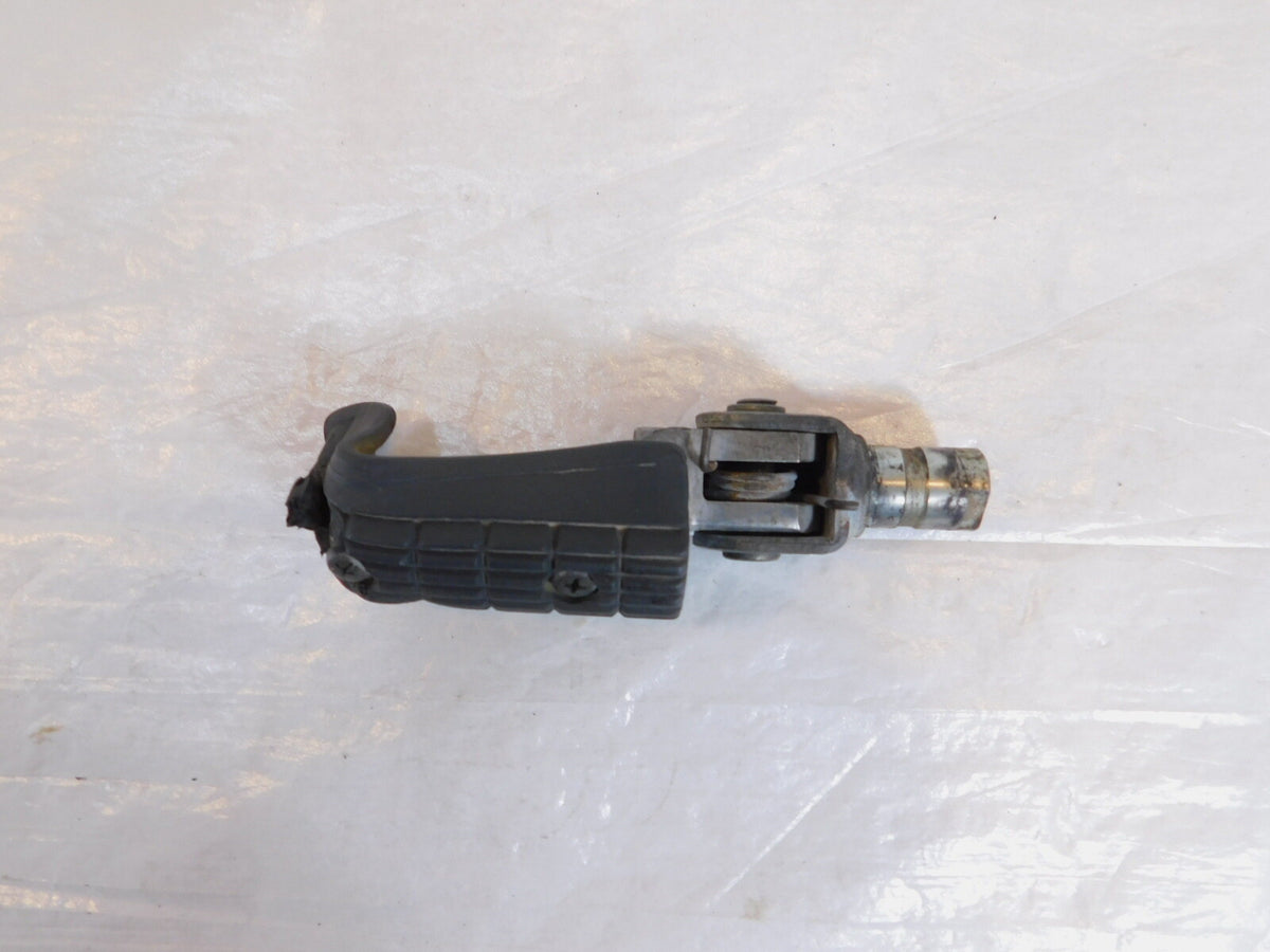 Yamaha FZR1000 Left Front Rider Driver Footpeg Footrest & Mount Clevis Bracket - C3 Cycle