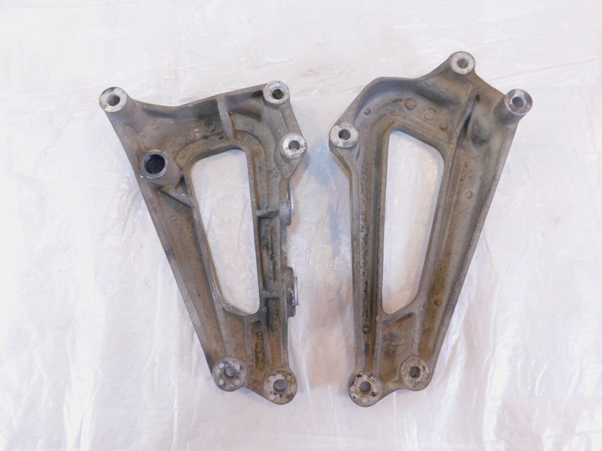 81-83 Yamaha Virago 750 XV750 Rear Left Right Passenger Foot Peg Mount Brackets