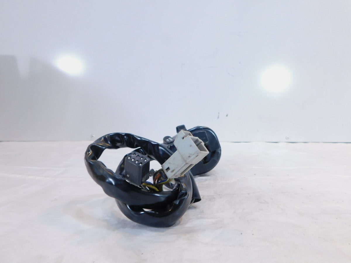 Victory Sport Deluxe & Standard V92 Cruiser Left Handlebar Turn Signal Switches - C3 Cycle