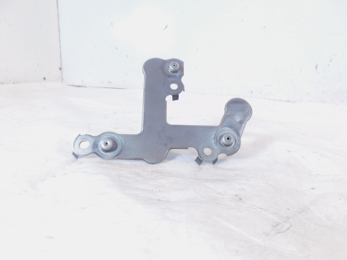 1994-1995 Honda CB1000 CB 1000 Engine Motor Crankcase Oil Passage Plate - C3 Cycle