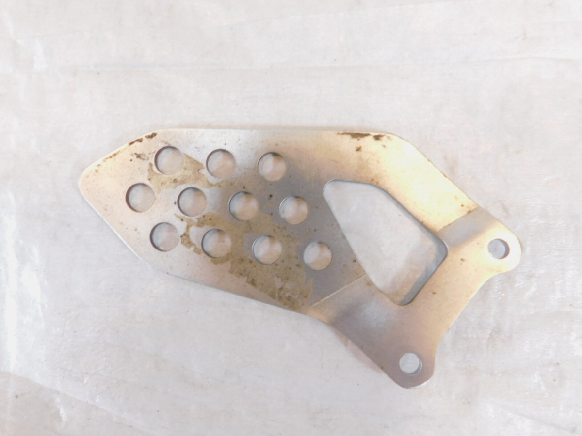 2004-05 Suzuki GSX-R600 GSXR600 GSX-R750 GSXR750 Front Left Footrest Guard Plate - C3 Cycle