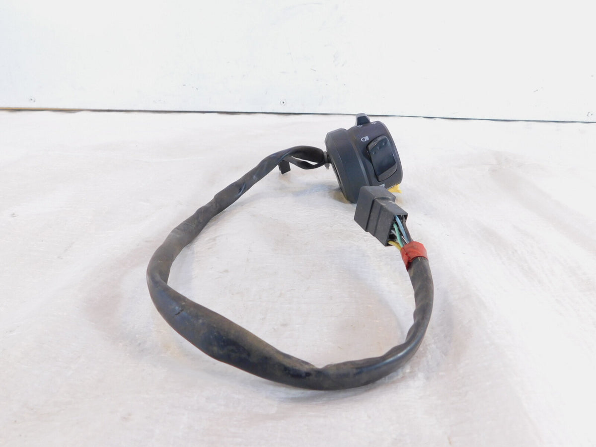 Suzuki GW250 Inazuma 250 L3 L4 L5 L7 Front Left Handlebar Indicator Switches