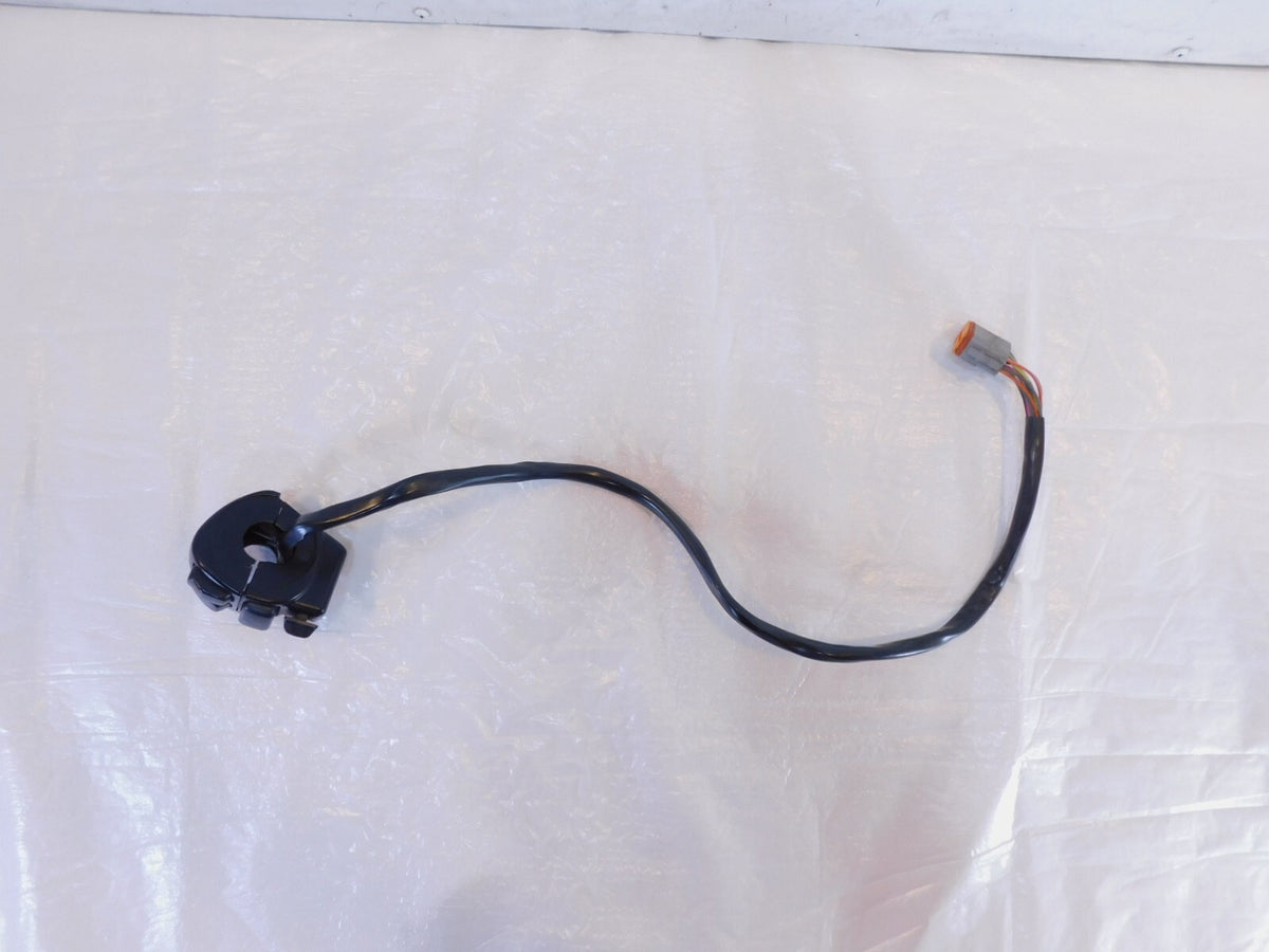 Harley Davidson Electra Glide Ultra Left Handlebar Speaker Volume & CB Switches - C3 Cycle