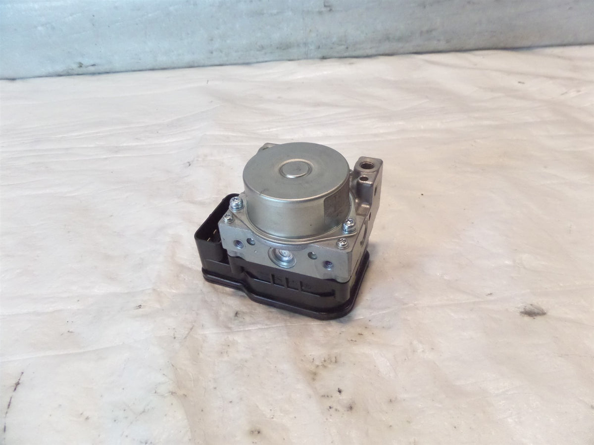 2012-2015 Triumph Speed Triple 1050 R Wet ABS Modulator Brake Pump - T2024104 - C3 Cycle