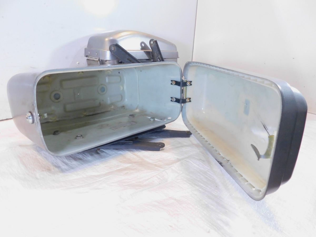 2005-08 Kawasaki Vulcan 1500 VN1500 Classic Rear Saddlebag Luggage Bags -No Key - C3 Cycle