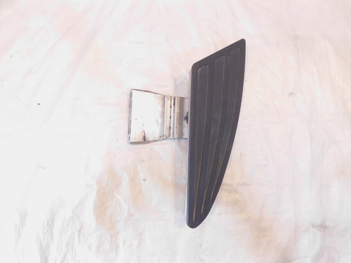 Victory Cross Roads Country & Vision Silver Right Floorboard Footboard & Bracket