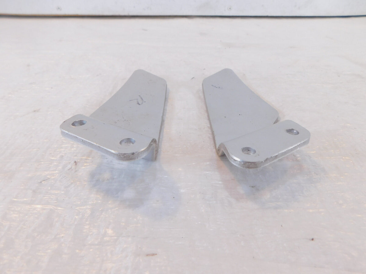89-99 Yamaha FZR600R FZR600 Left & Right Footpeg Footrest Heel Guard Brackets - C3 Cycle