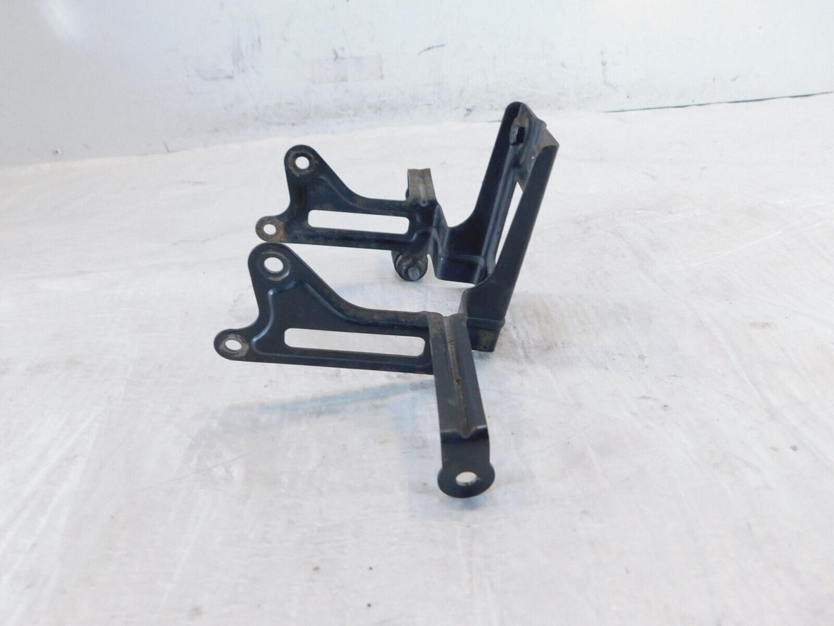 2006-2009 Aprilia Tuono 1000 RSV1000 Center Oil Water Cooler Bracket Mount Stay