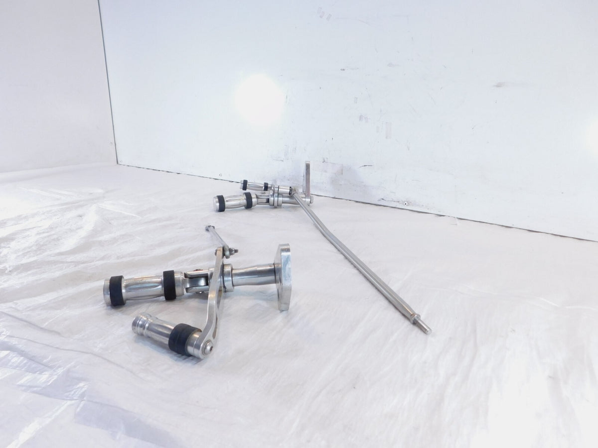 Harley Davidson Dyna Wide Glide Left & Right Forward Control Pedals & Brackets - C3 Cycle