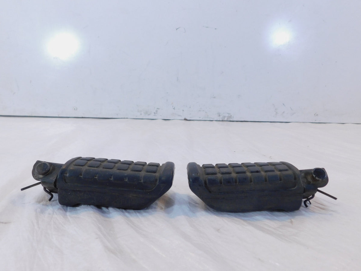 1982-1983 Yamaha XJ750 Maxim 750 Front Left Right Main Rider Footrest Foot Pegs - C3 Cycle