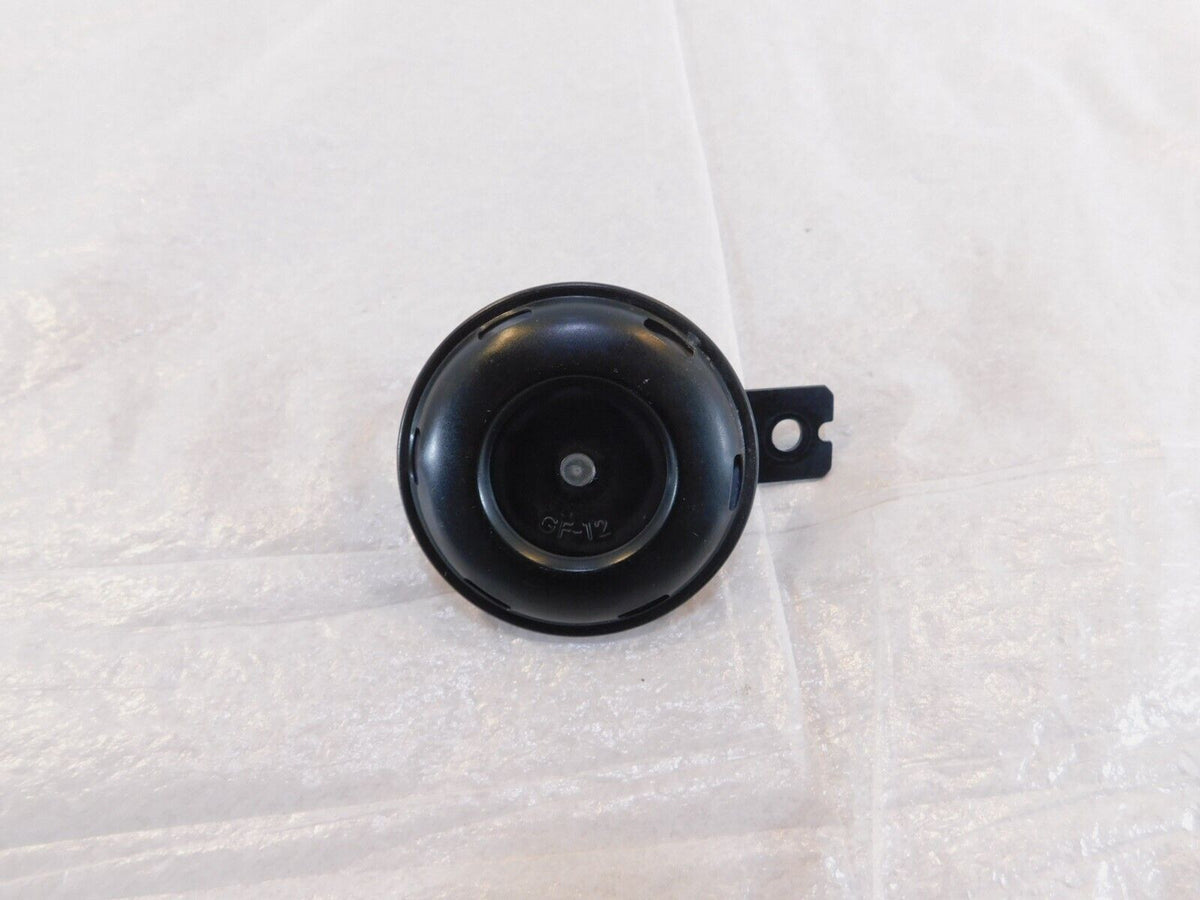 Yamaha XC50 Vino Classic 50 & YW50 Zuma 50F 50FX Black Indicator Horn w/ Bracket - C3 Cycle