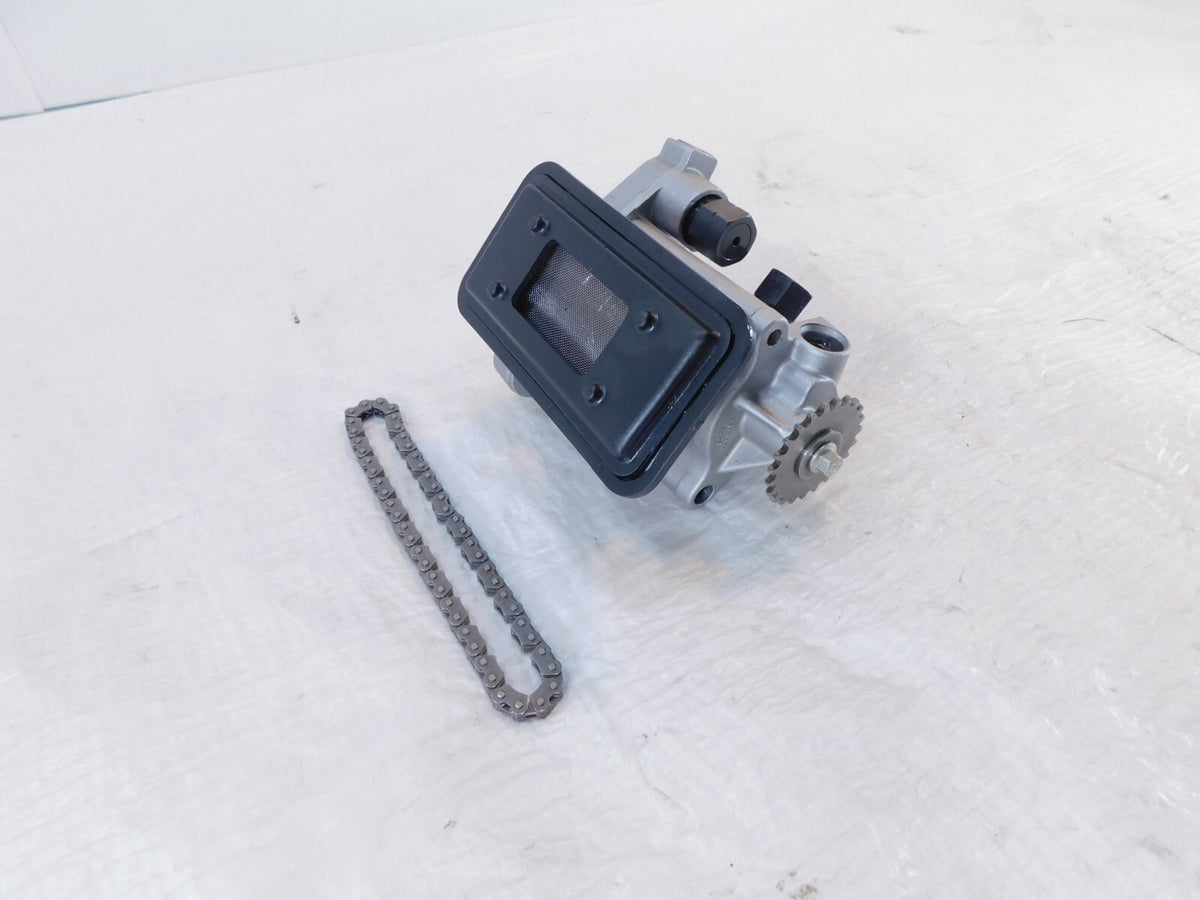 Victory Kingpin Vision Jackpot Vegas & Cross Roads Country Oil Pump  w/ Chain - C3 Cycle