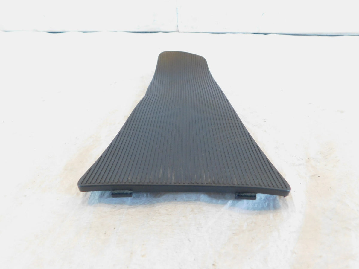 Piaggio Vespa LX LXV S 50 125 150 Rubber Lower Central Foot Mat 57345R - C3 Cycle