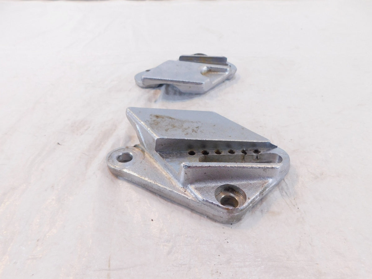 Pair Yamaha XJ750 Maxim 750 Front Main Rider Driver Foot Peg Stay Bracket Mounts - C3 Cycle