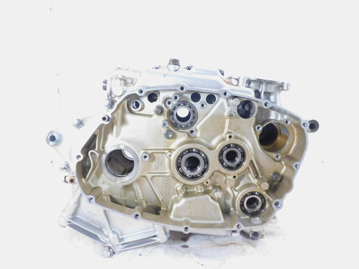 1995 1996 1997 1998 Suzuki Intruder  VS800 Silver Engine Motor Block Crankcase