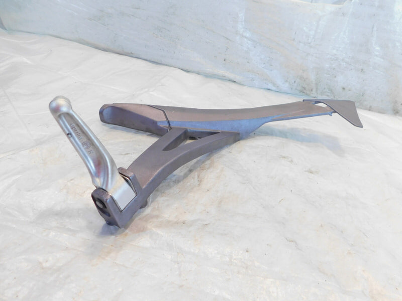 01-04 Aprilia RST1000 RST 1000 Futura Right Rear Footpeg Footrest Holder Bracket