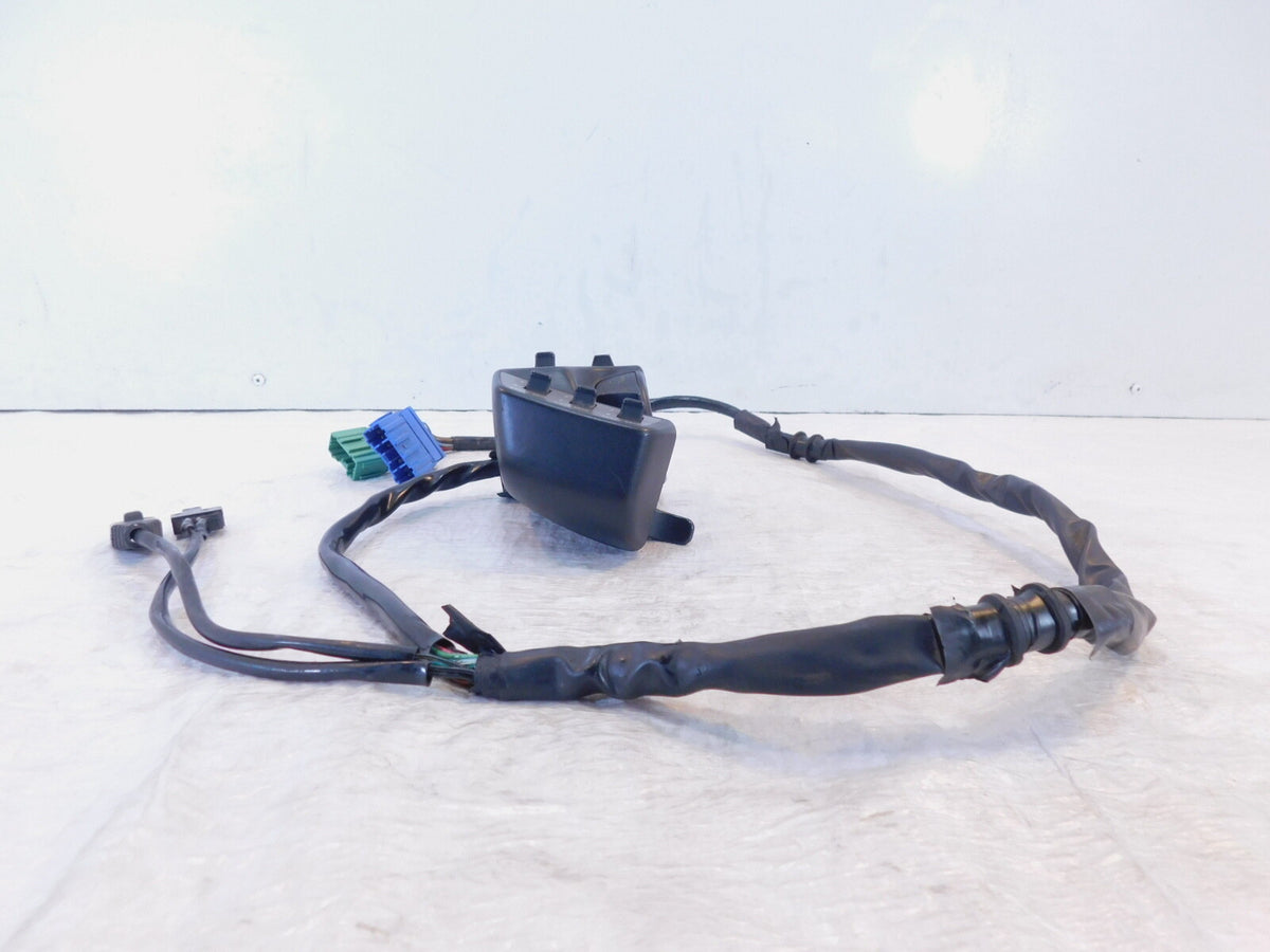 2001-2005 Honda GL1800 Goldwing Front Left Handlebar Radio Volume Switch Buttons - C3 Cycle