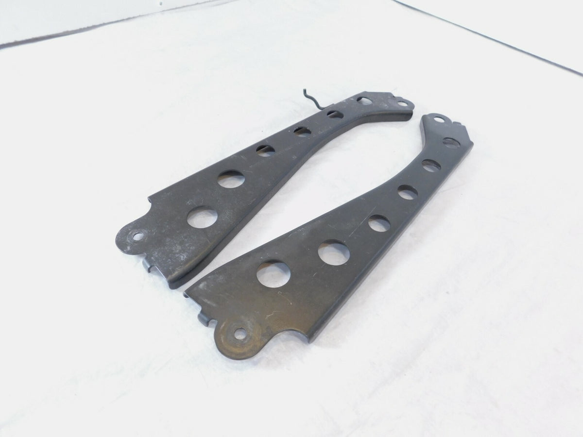 05-15 Yamaha Majesty 400 YP400 Left/Right Front Footrest Footboard Bracket Mount - C3 Cycle