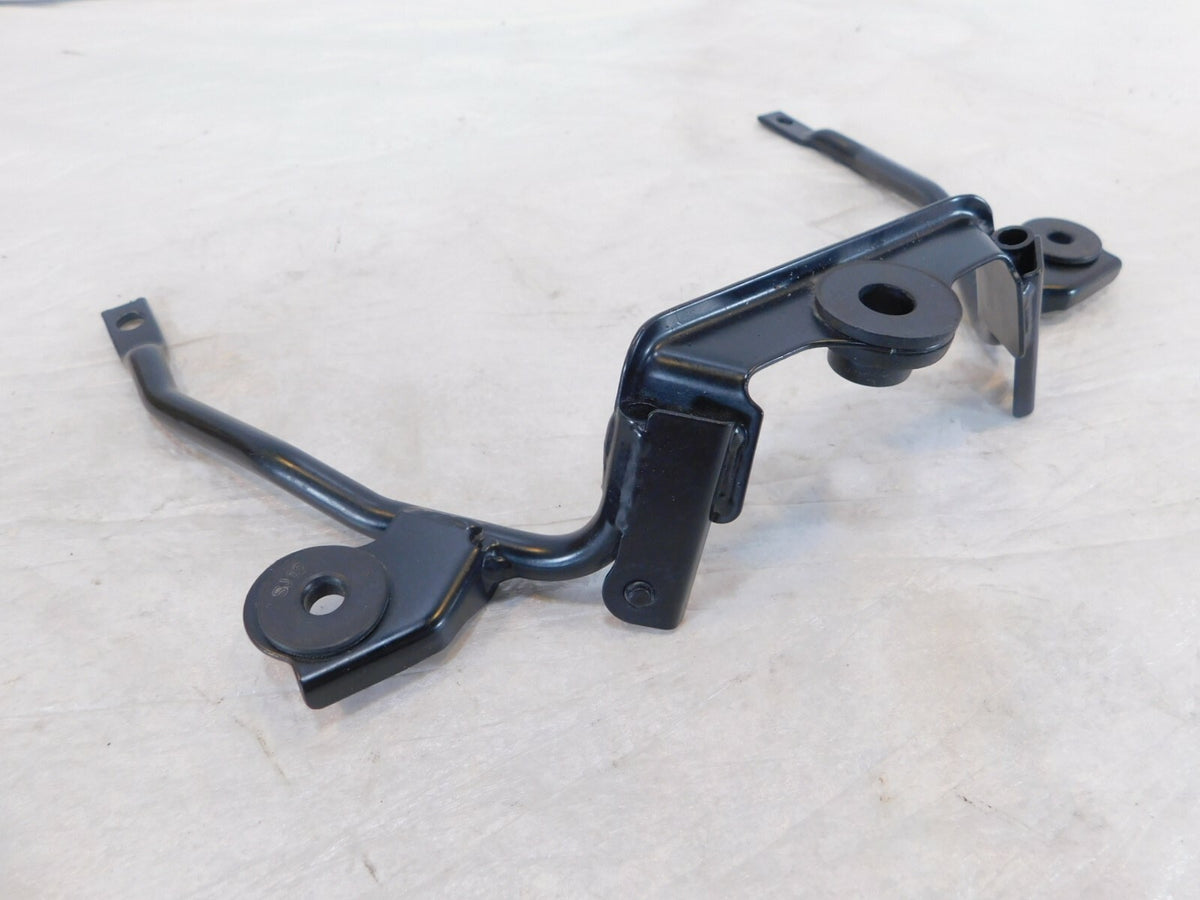 18-19 Suzuki GSX250R Front Gas Petrol Fuel Tank Cowling Fairing Bracket Stay - C3 Cycle