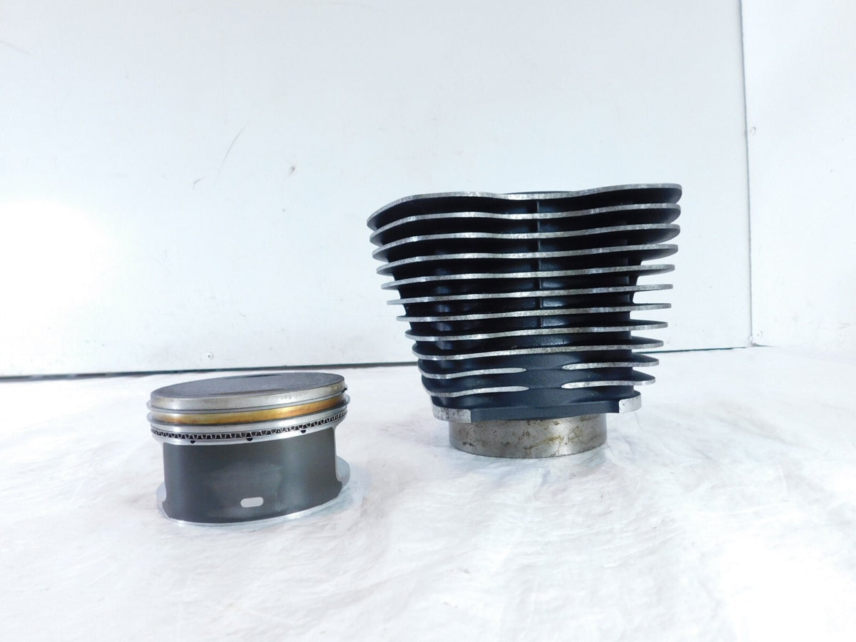 Harley Davidson Touring Dyna & Softail Twin Cam 88 Motor Piston & Black Cylinder - C3 Cycle