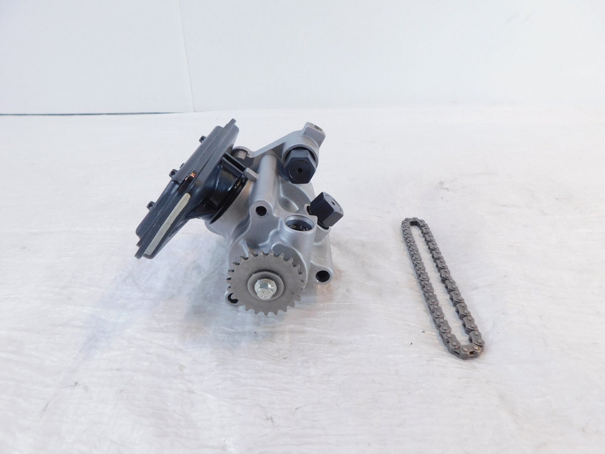 Victory Kingpin Vision Jackpot Vegas & Cross Roads Country Oil Pump  w/ Chain - C3 Cycle