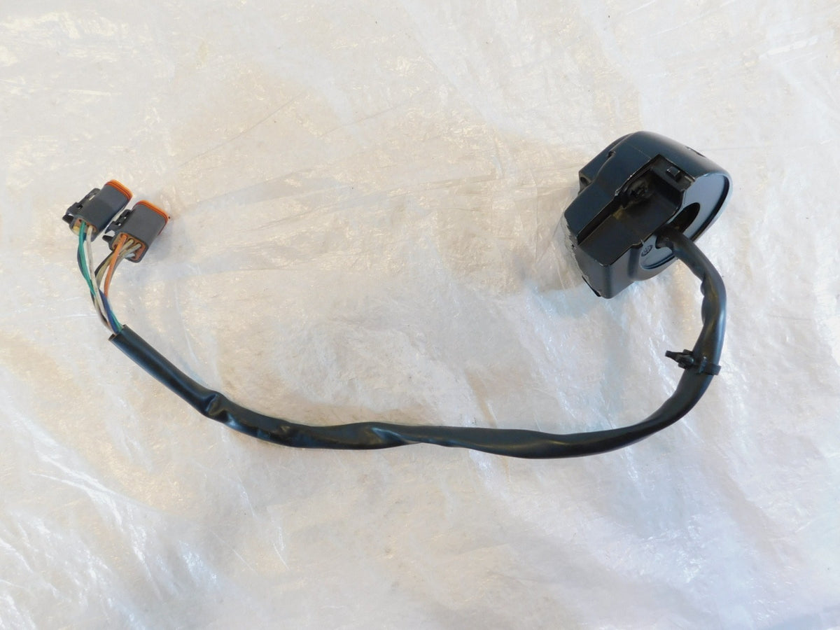 Harley Softail & Dyna Right Handlebar Engine Start Stop Switch Buttons for Parts - C3 Cycle