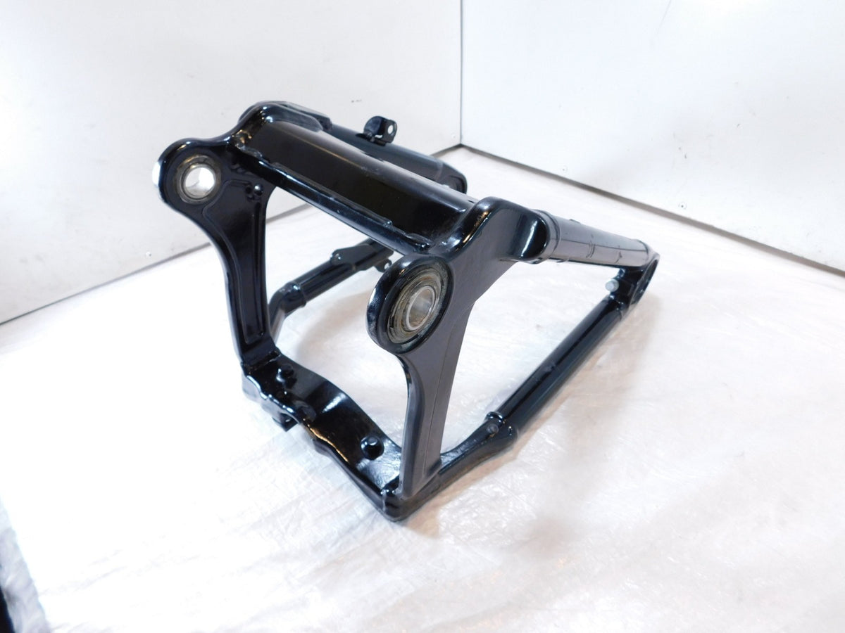 Harley Davidson Softail Heritage Milwaukee 8 M8 Rear Wheel Fork Swingarm Bracket - C3 Cycle