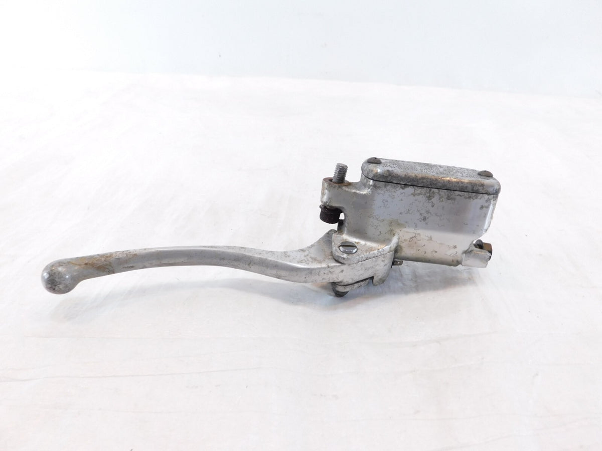 Honda VTX1300C VTX1300R OEM Right Handlebar Front Brake Master Cylinder w/ Lever