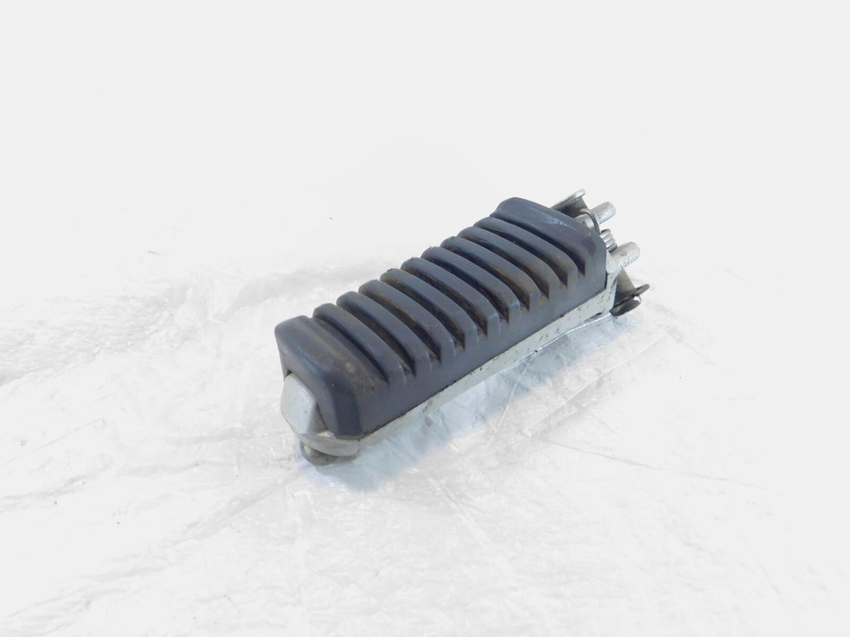 Kawasaki Ninja 1000R ZX1000 & 900 ZX900 Rear Left Passenger Footrest Footpeg Peg