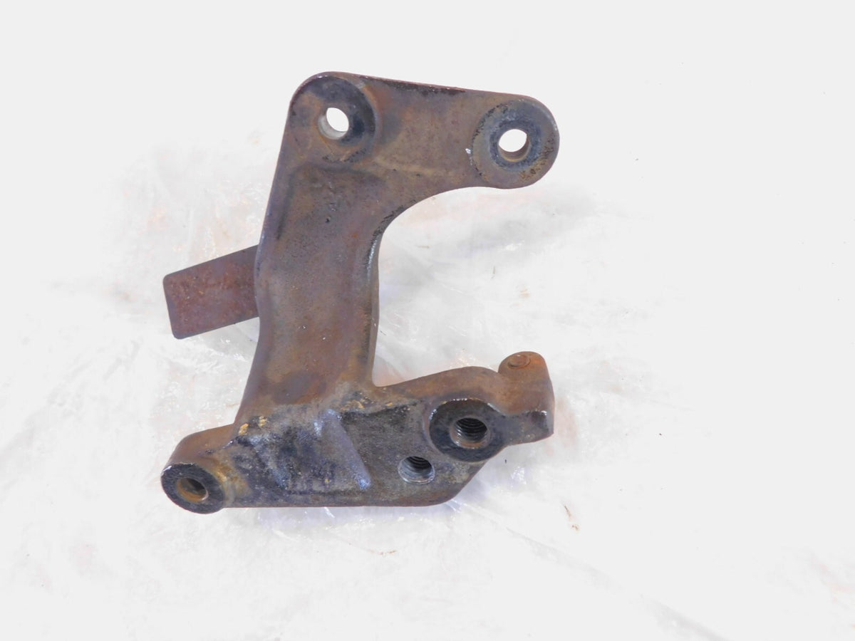 Honda VT750 750 Shadow Ace & Deluxe Front Right Foot Rest Peg Mount Bracket Stay - C3 Cycle