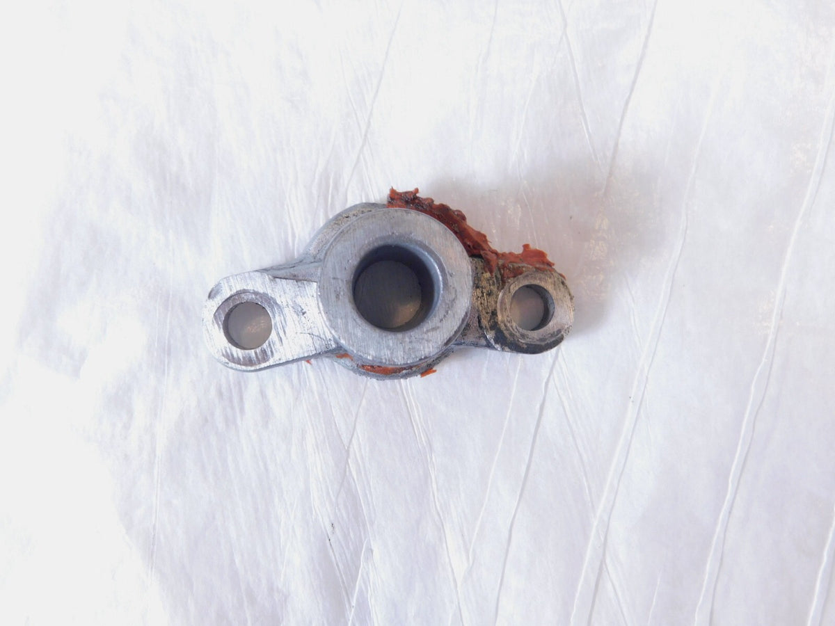 Suzuki Intruder 750 800 Boulevard S50 Engine Motor Cylinder Water Inlet Union - C3 Cycle