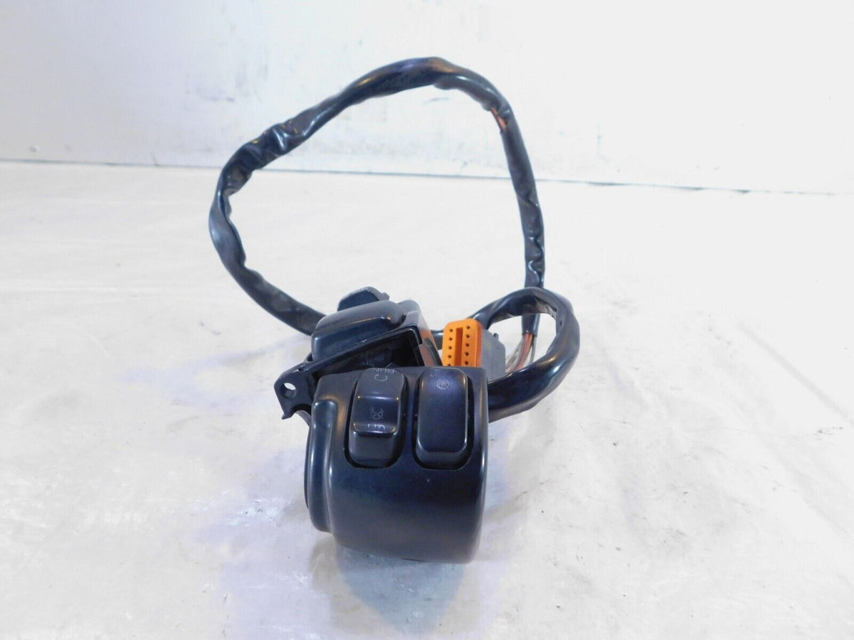 Harley Electra Glide Right Handlebar Engine Stop Start Kill Switches w/ Radio - C3 Cycle