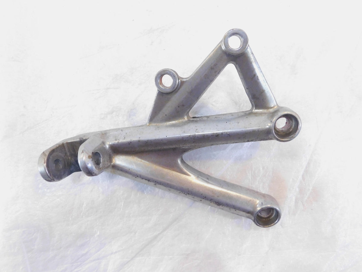 06-17 Triumph Daytona 675R Right Footpeg Footrest Mount Bracket Control Plate - C3 Cycle